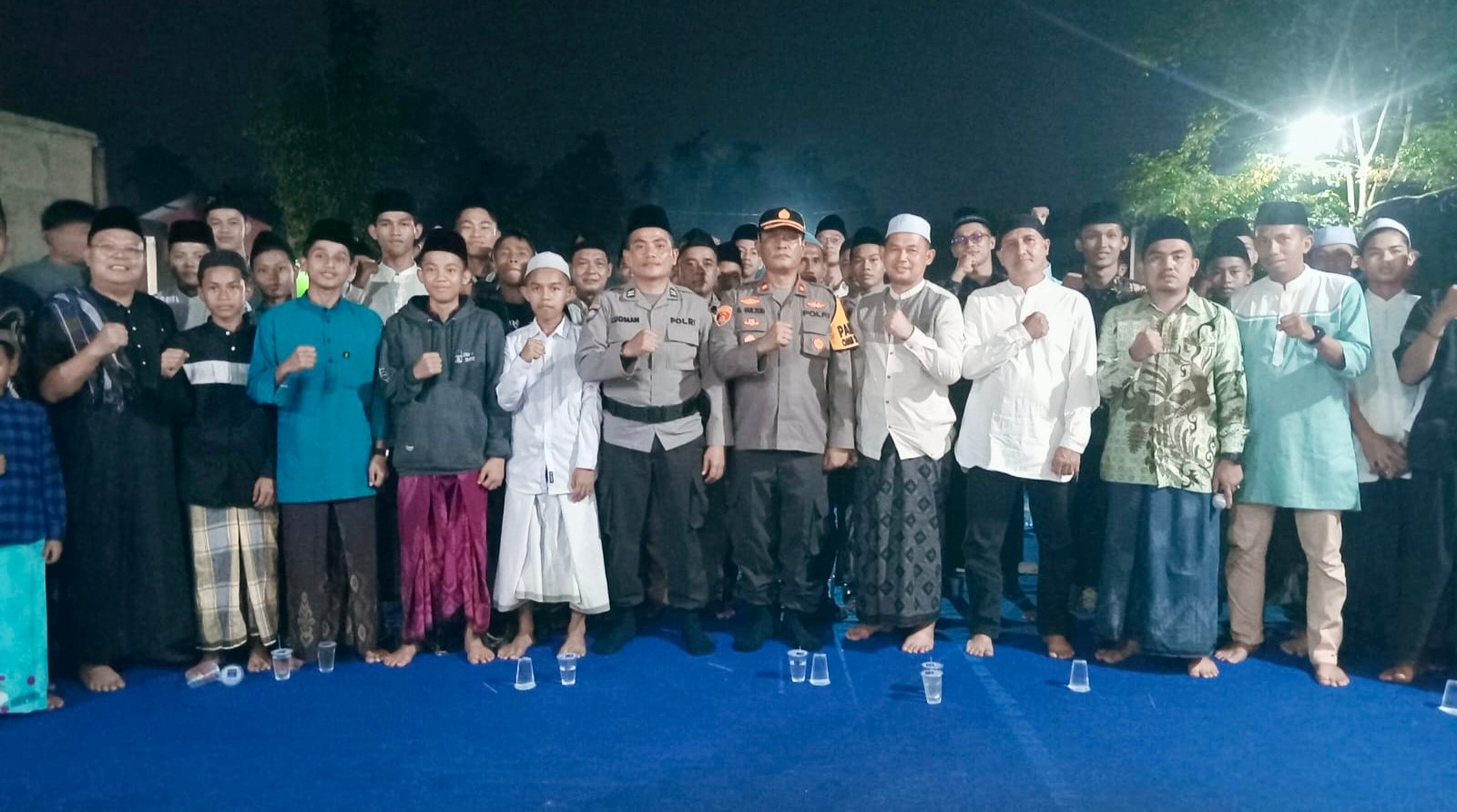 Photo bersama Kapolsek sekupang