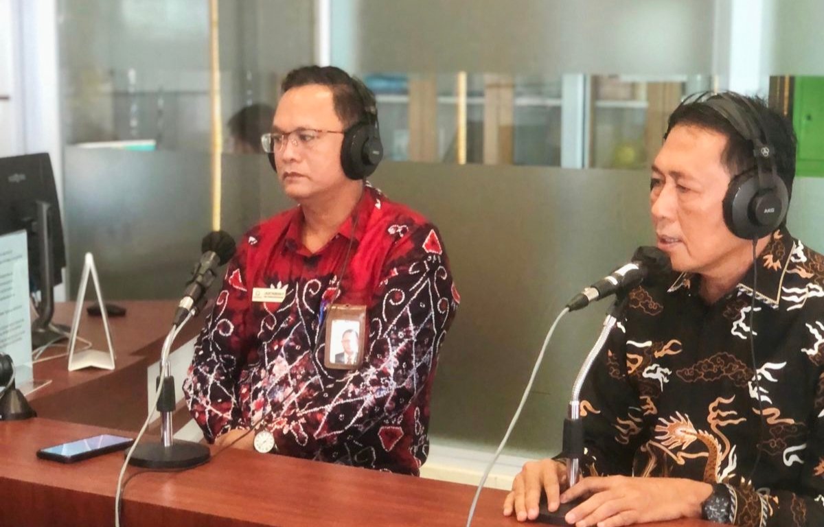 Dr Lagat Siadari bersama Andi Agung Kepala Dinas Pendidikan (Disdik) Provinsi Kepri pada Kamis (20/06/2024).
