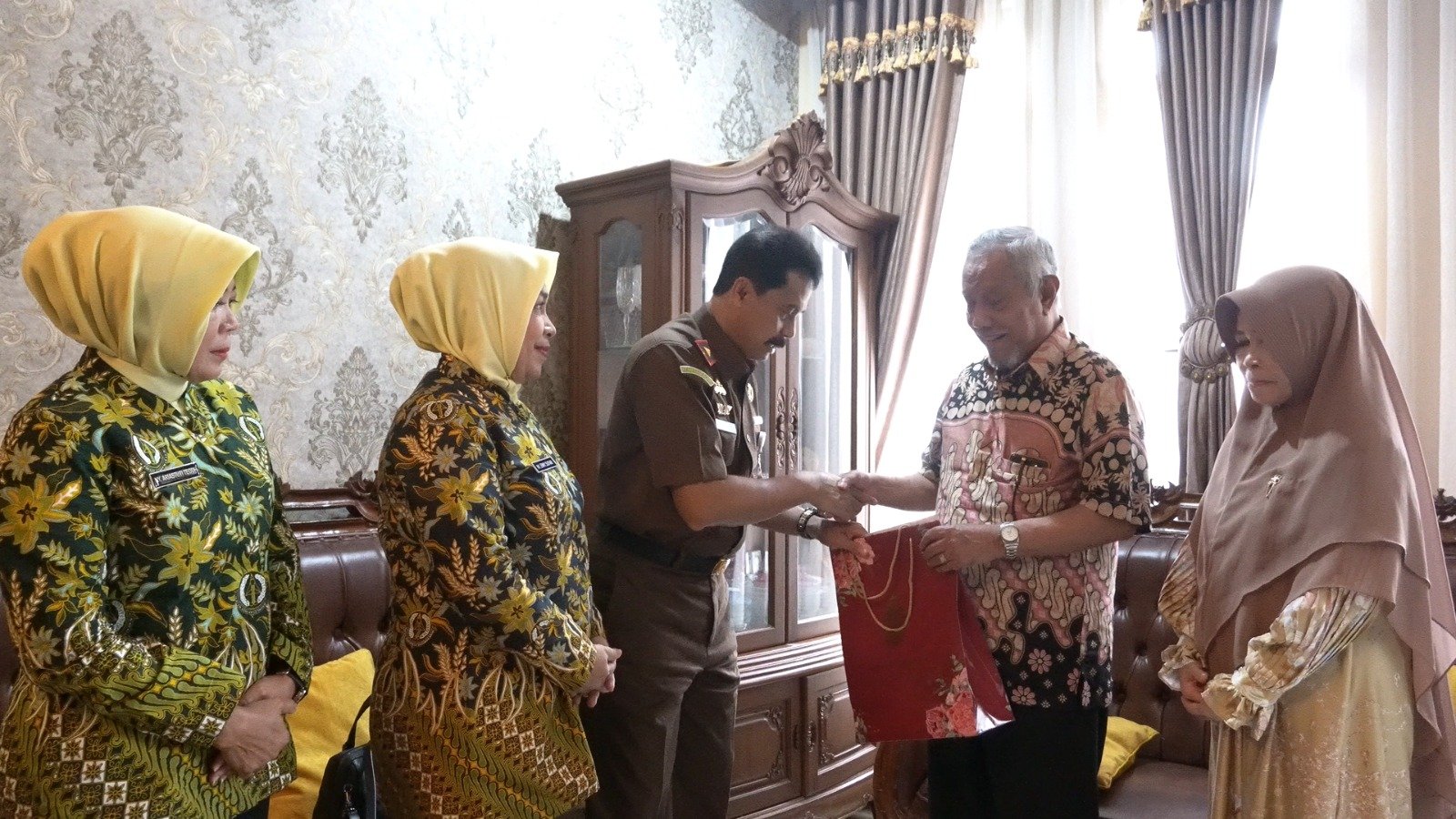 Anjangsana kerumah Purna Adhyaksa