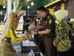 Kejati Kepri Bersama Kejari Tanjung Pinang Gelar Rangkaian Bakti Sosial