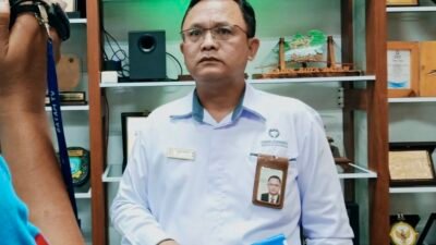 Dr Lagat Siadari