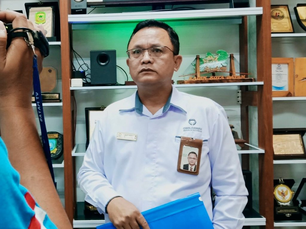 Dr Lagat Siadari