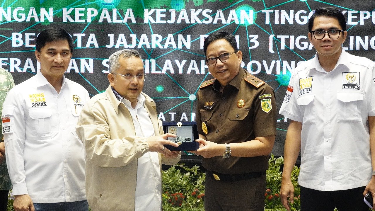 Trimedya Panjaitan, S,H., M.H. (Anggota/ F-PDI Perjuangan)