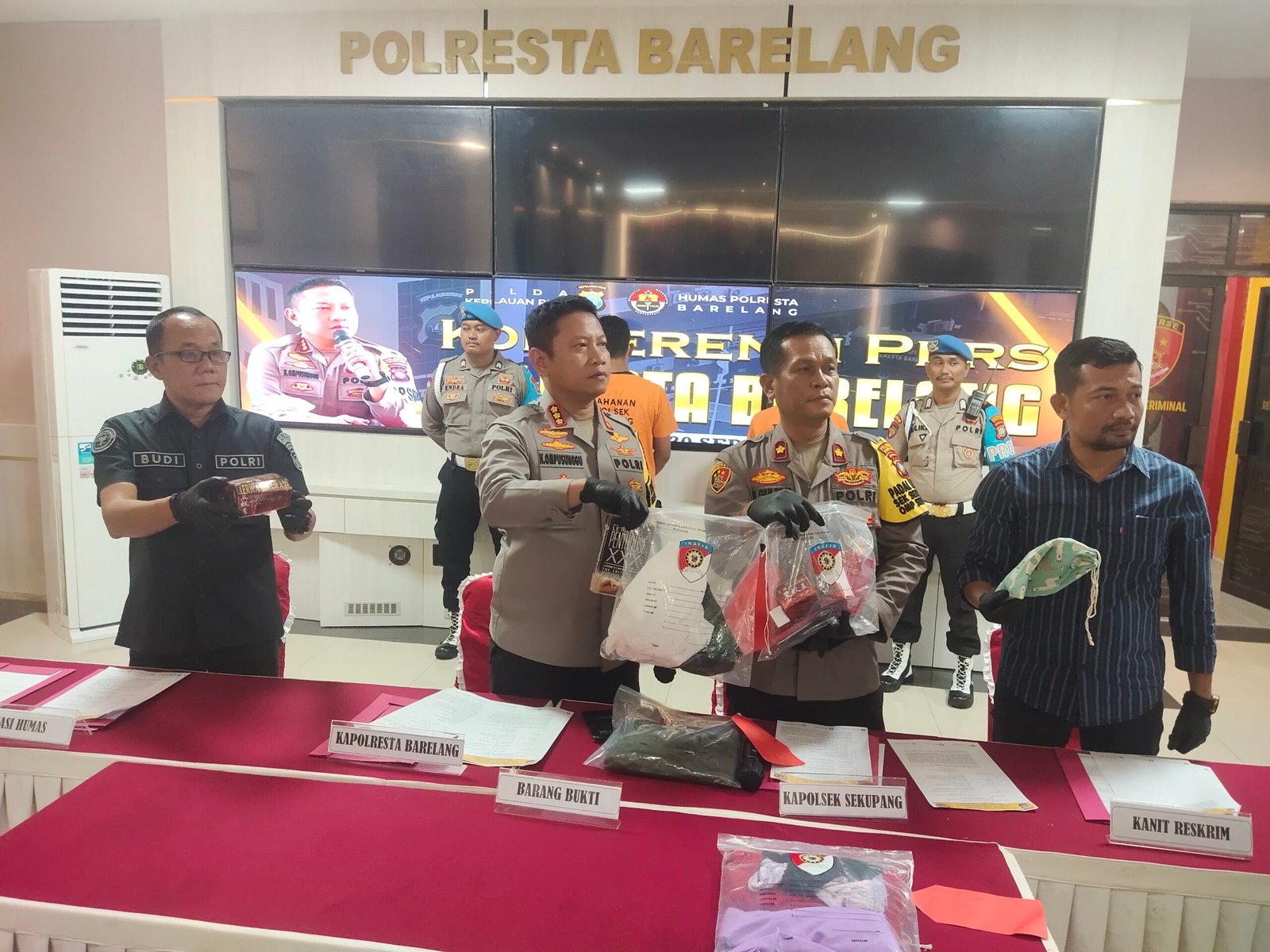 Polsek.sekupang 