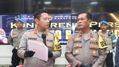 Kapolresta Barelang Kombes Pol H. Ompusunggu, SIK, MSi dan Kapolsek Sekupang, Kompol Benhur Gultom, S.E., M.M