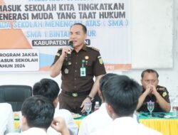 Tim JMS Kejaksaan Tinggi Kepulauan Riau Sosialisasi Anti Narkoba dan Anti Bullying Di SMAN 1 dan SMKN 1 Bintan Timur