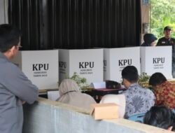 Datangi Beberapa TPS, Kajati Kepri Pantau Langsung Pelaksanaan Pilkada Kepri