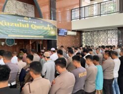 Jajaran Polresta Barelang Gelar Sholat Gaib untuk Personel Polri yang Gugur di Polres Way Kanan