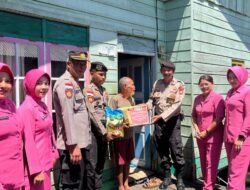 Polsek Bunguran Barat Salurkan Bansos di Sedanau