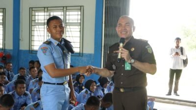 Bangun Kesadaran Hukum, Kejati Kepri Sosialisasikan Bahaya Napza, Bullying dan Bijak Bermedsos di SMKN 1 Seri Koala Lobam Bintan