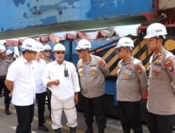 Polda Kepri bersama Satreskrim Polresta Barelang Melakukan Penyelidikan Menyeluruh Peristiwa Kebakaran Kapal Tanker Federal II