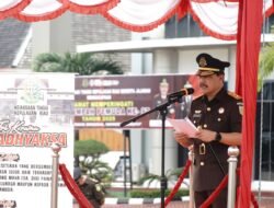 Kajati Kepri J. Devy Sudarso Pimpin Upacara Peringatan Hari Sumpah Pemuda ke-97 Tahun 2025 di Lapangan Kejati Kepri