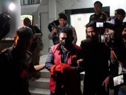 3 Tahun Buron,  Tim Penyidik Pidsus Kejati Kepri Tahan Dirut PT BFG Tersangka Korupsi Jembatan Tanah Merah Bintan